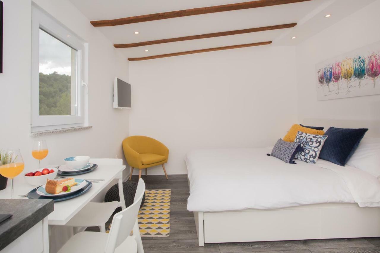 Studio Apartment Skatula Skradin Exterior foto