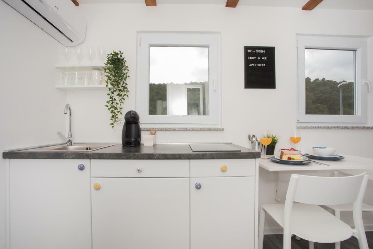 Studio Apartment Skatula Skradin Exterior foto